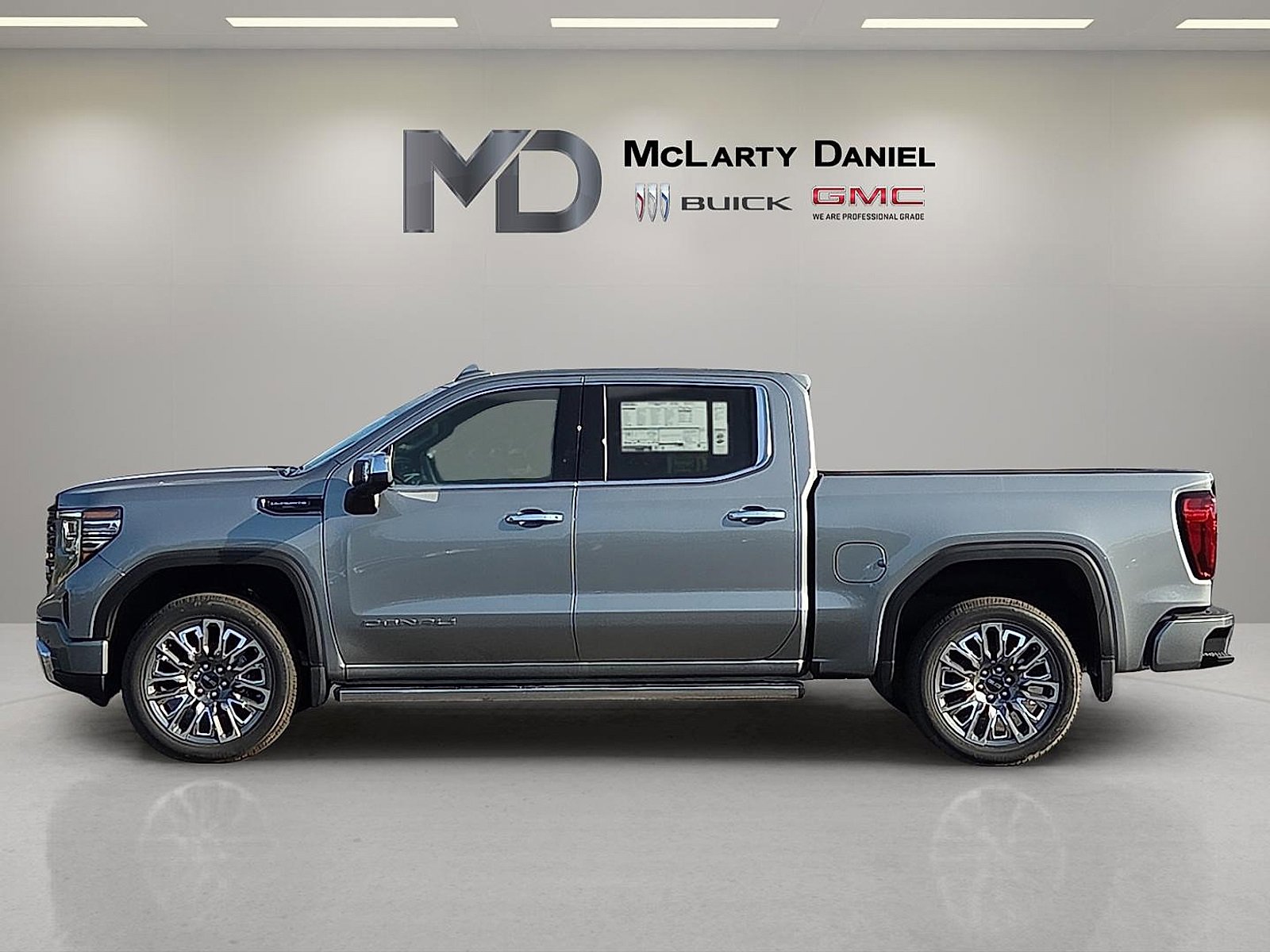 New 2026 GMC Sierra 1500 Denali Ultimate image 3