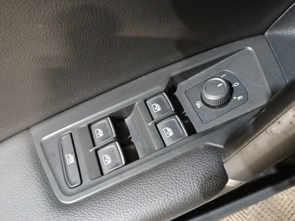 Used 2020 Volkswagen Tiguan SE w/ Panoramic Sunroof Package AWD/4WD image 15