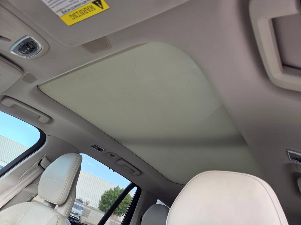 Used 2017 Volvo XC90 T8 Inscription w/ Vision Package AWD/4WD image 14