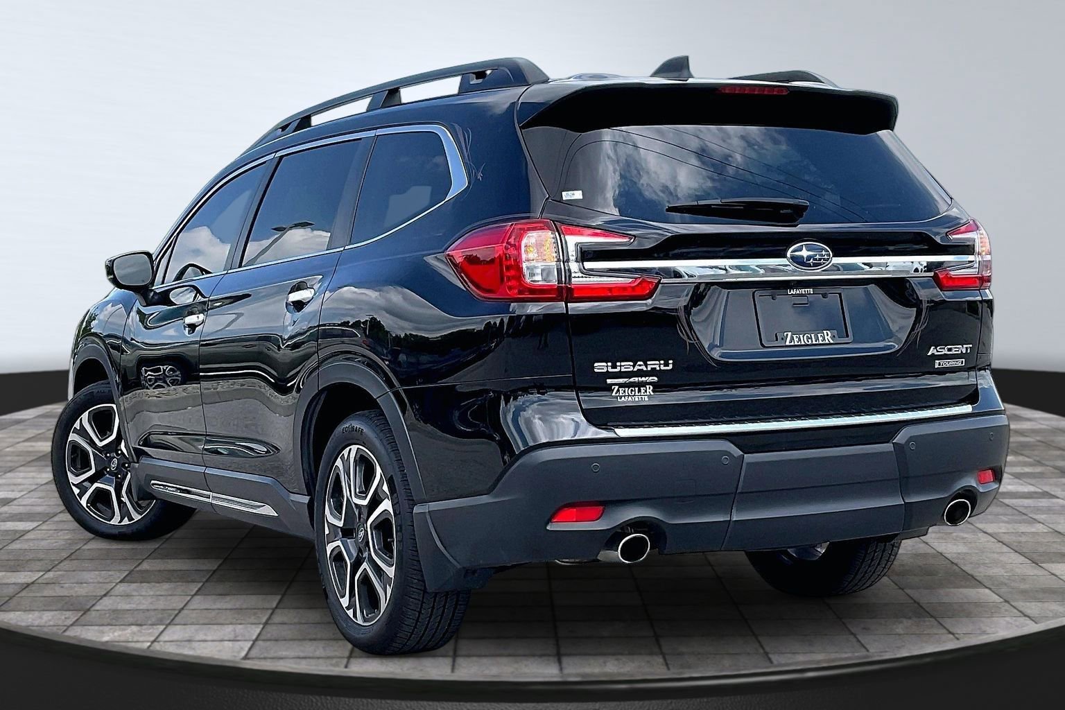 Used 2024 Subaru Ascent Touring AWD/4WD image 11