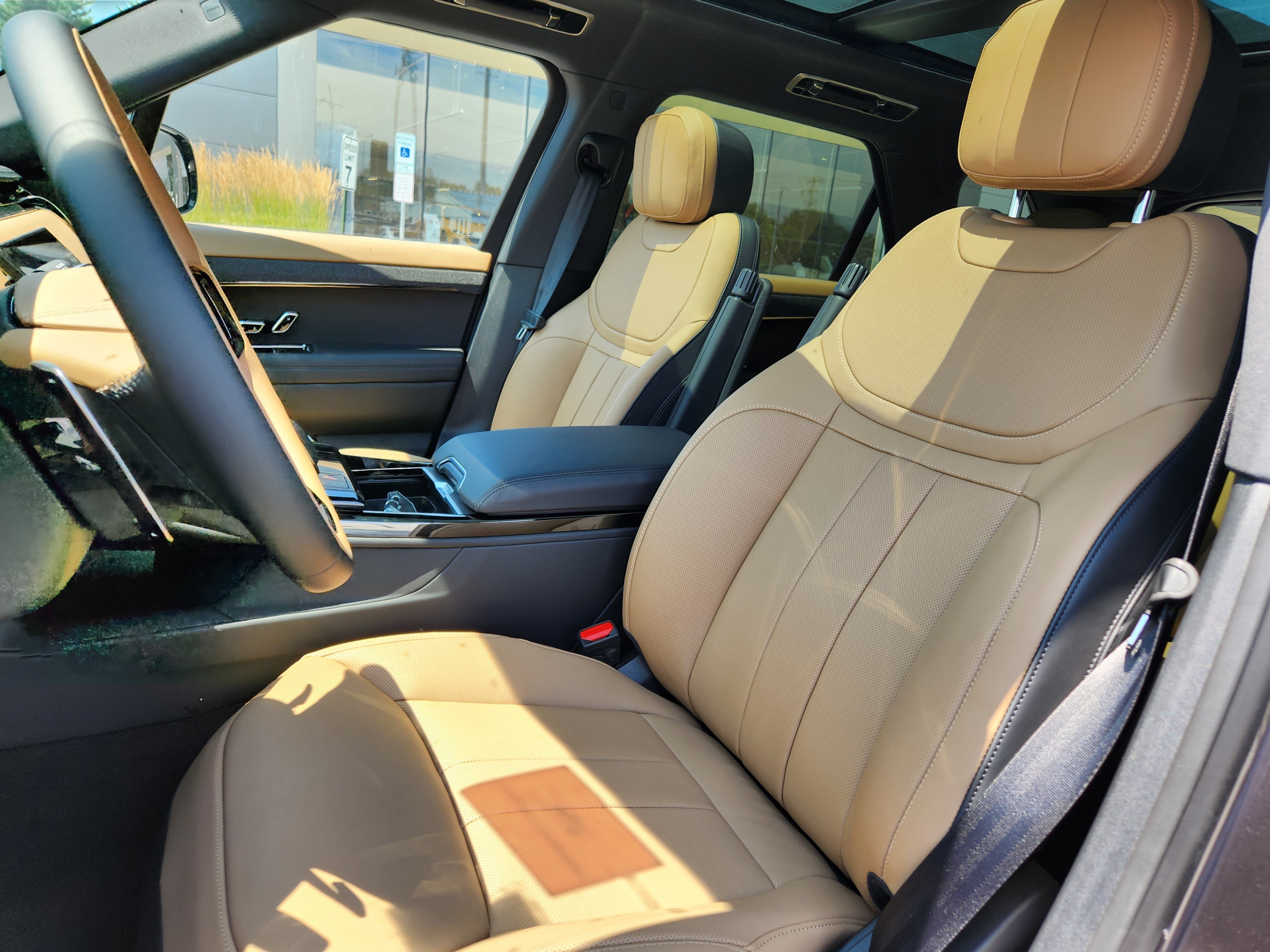 New 2026 Land Rover Range Rover Sport Dynamic SE AWD/4WD image 8