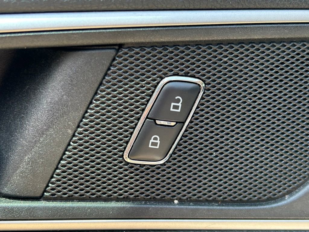 Used 2017 Ford Edge SEL w/ Equipment Group 201A FWD image 24