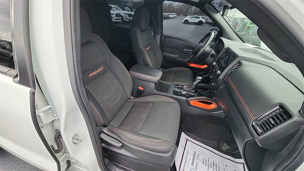 Used 2022 Nissan Frontier PRO-4X image 28