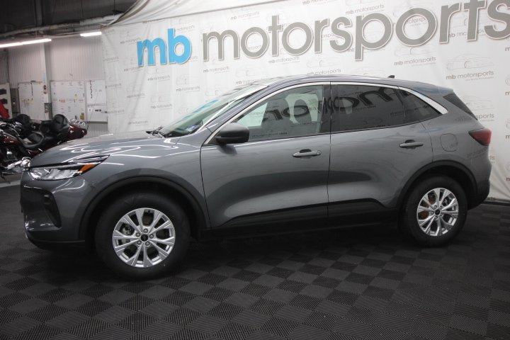 Used 2023 Ford Escape Active image 2