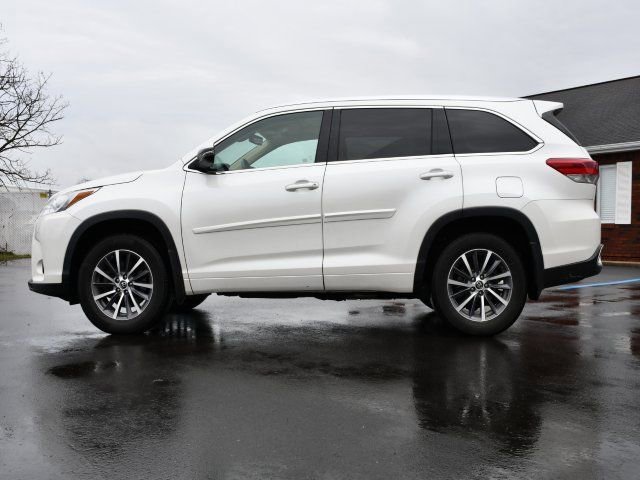 Used 2018 Toyota Highlander XLE image 4