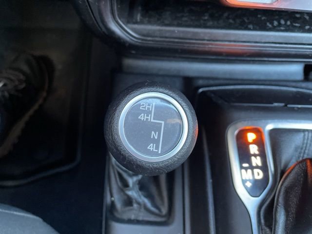 Used 2021 Jeep Gladiator Willys image 21