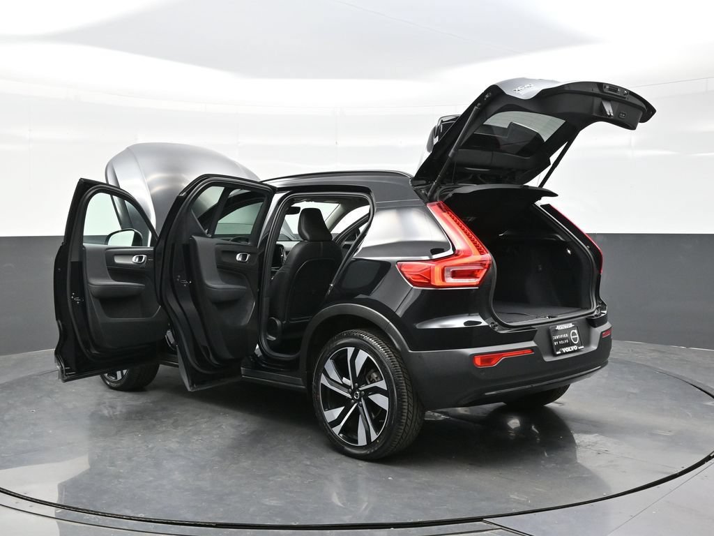Used 2024 Volvo XC40 B5 Plus w/ Protection Package Premier AWD/4WD image 47