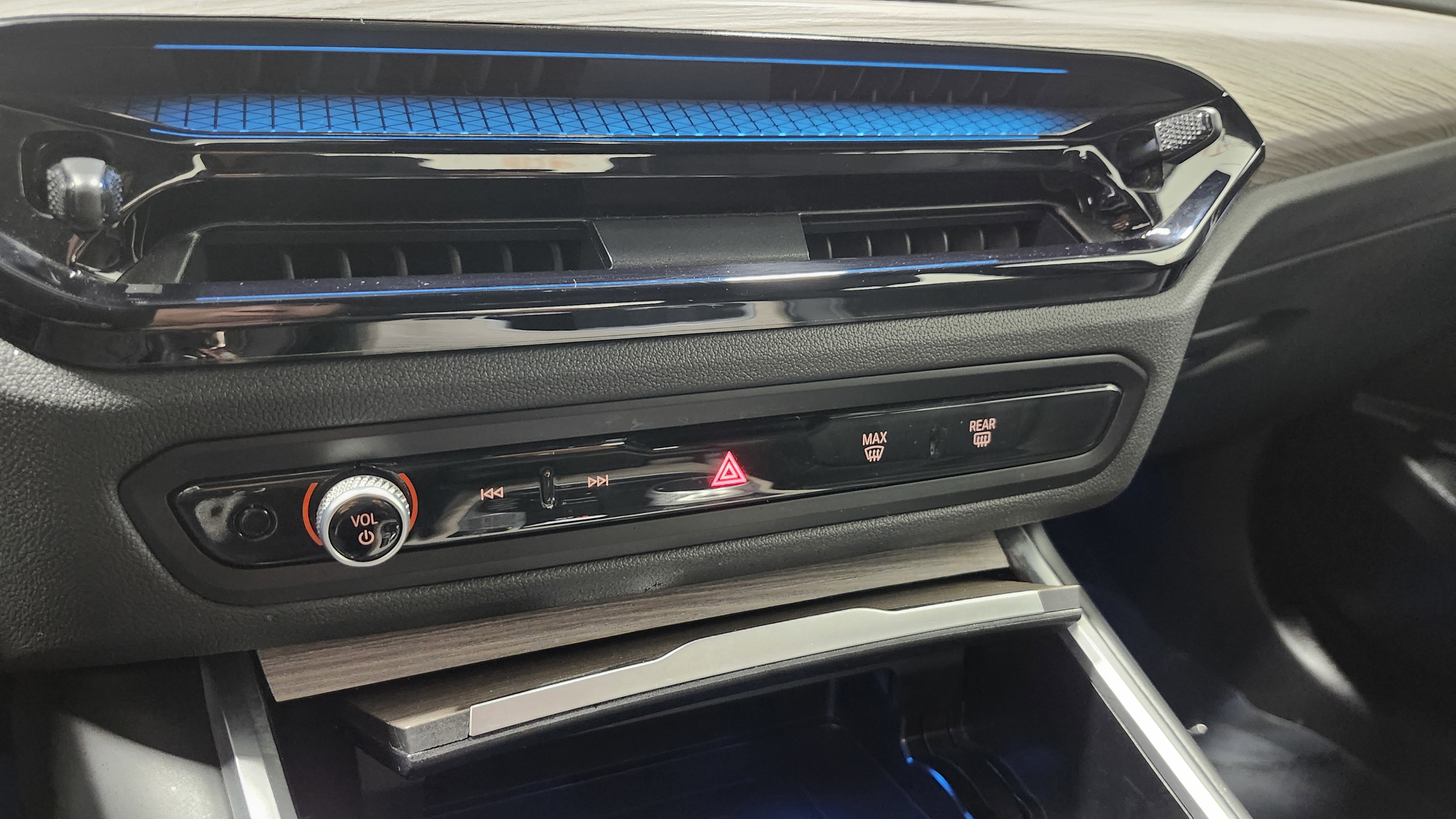 Used 2025 BMW 330i xDrive 330i xDrive w/ Convenience Package image 34