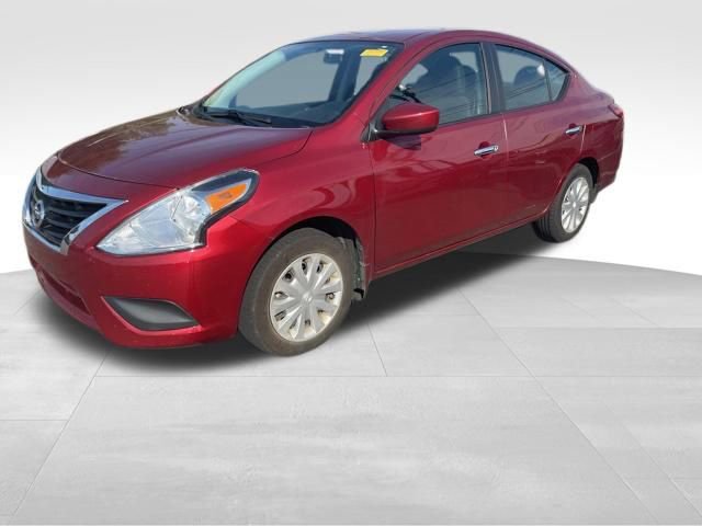 Used 2016 Nissan Versa SV FWD image 2