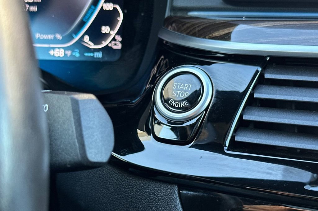 Used 2023 BMW 530e w/ Executive Package image 25