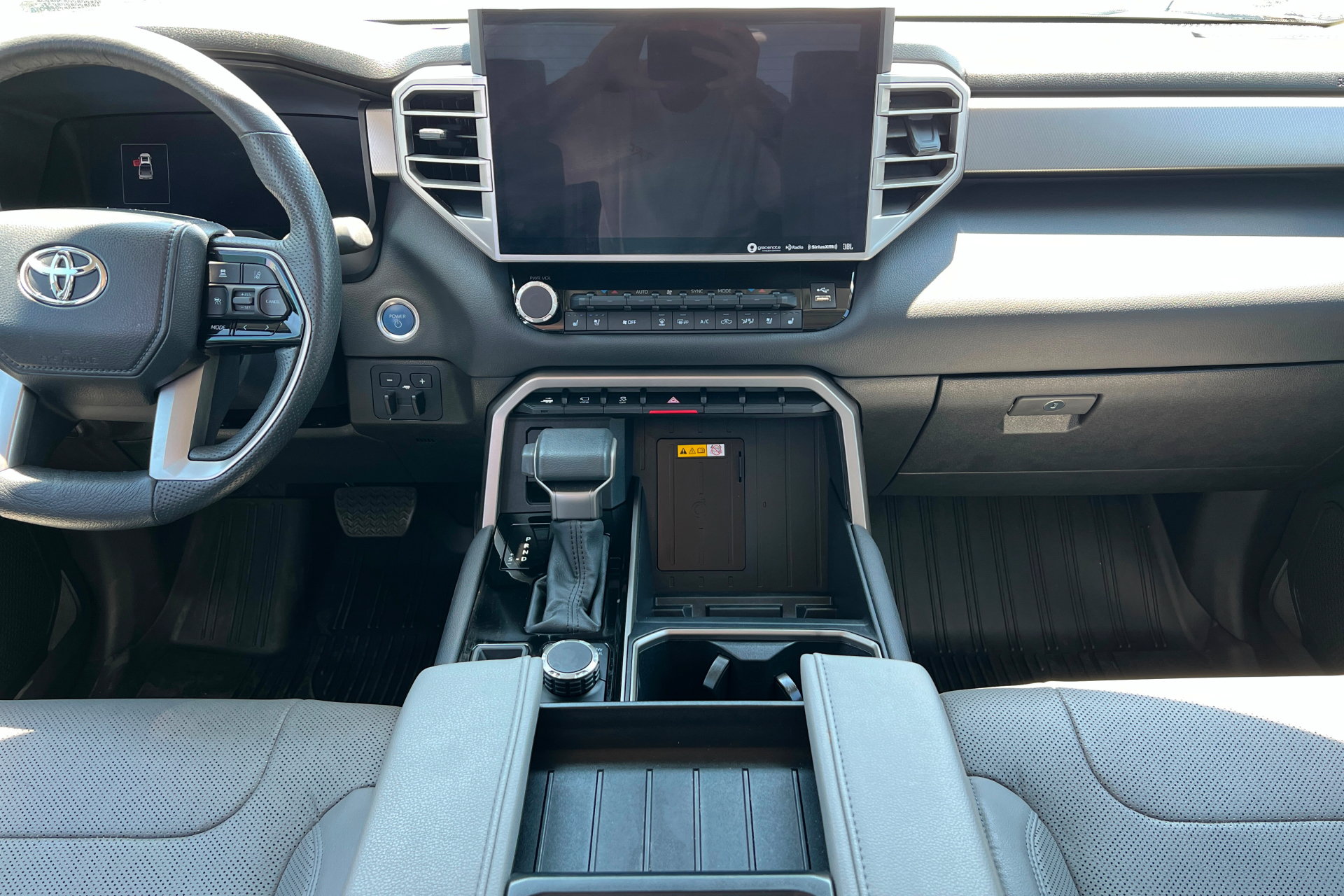Used 2024 Toyota Tundra Limited AWD/4WD image 14