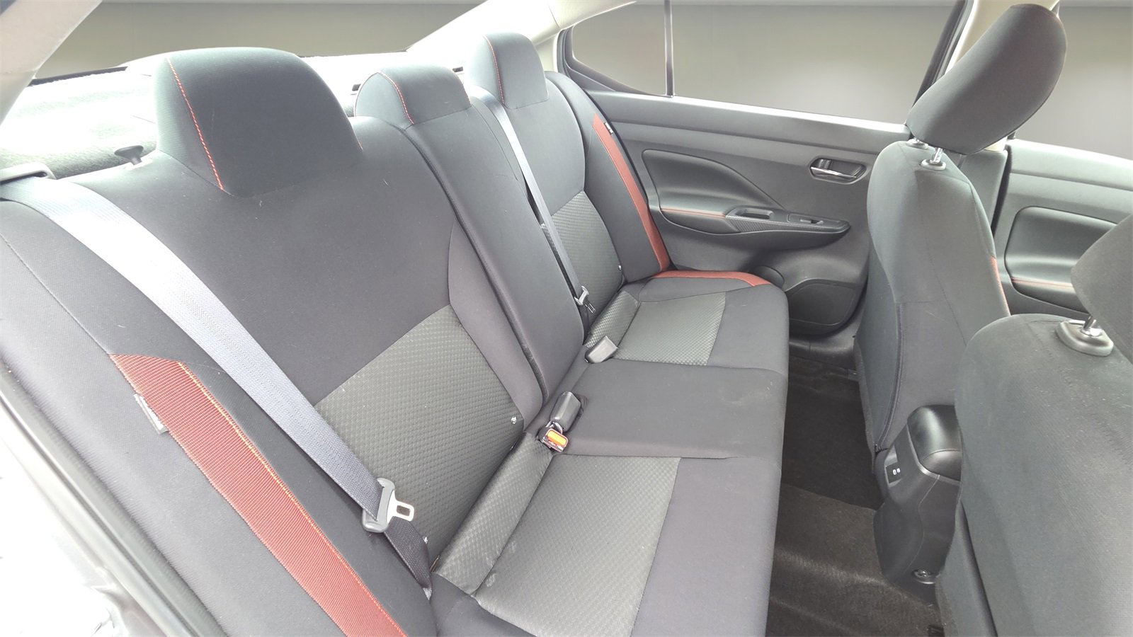 Used 2023 Nissan Versa SR w/ Trunk Package image 18