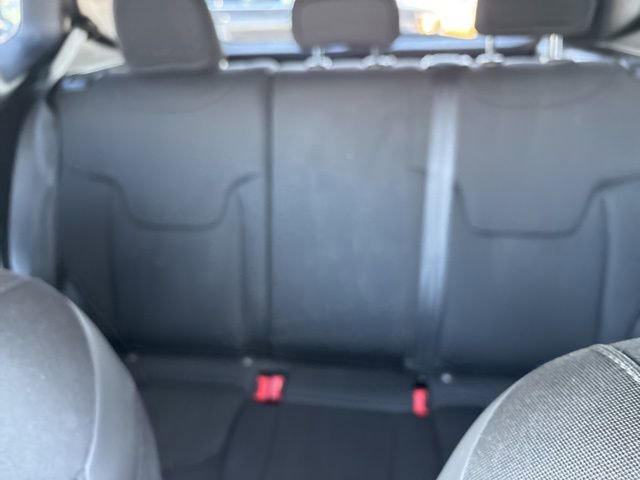 Used 2018 Jeep Renegade Altitude w/ Advanced Technology Group image 28