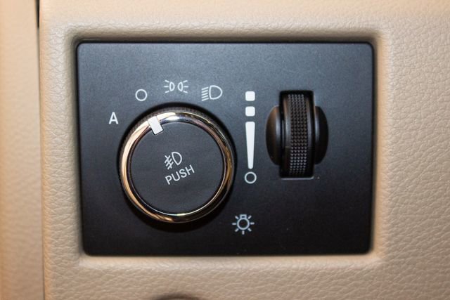 Used 2019 Jeep Grand Cherokee Limited image 32