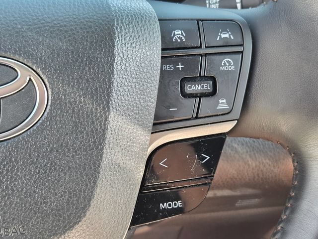 Used 2025 Toyota Camry XLE FWD image 26