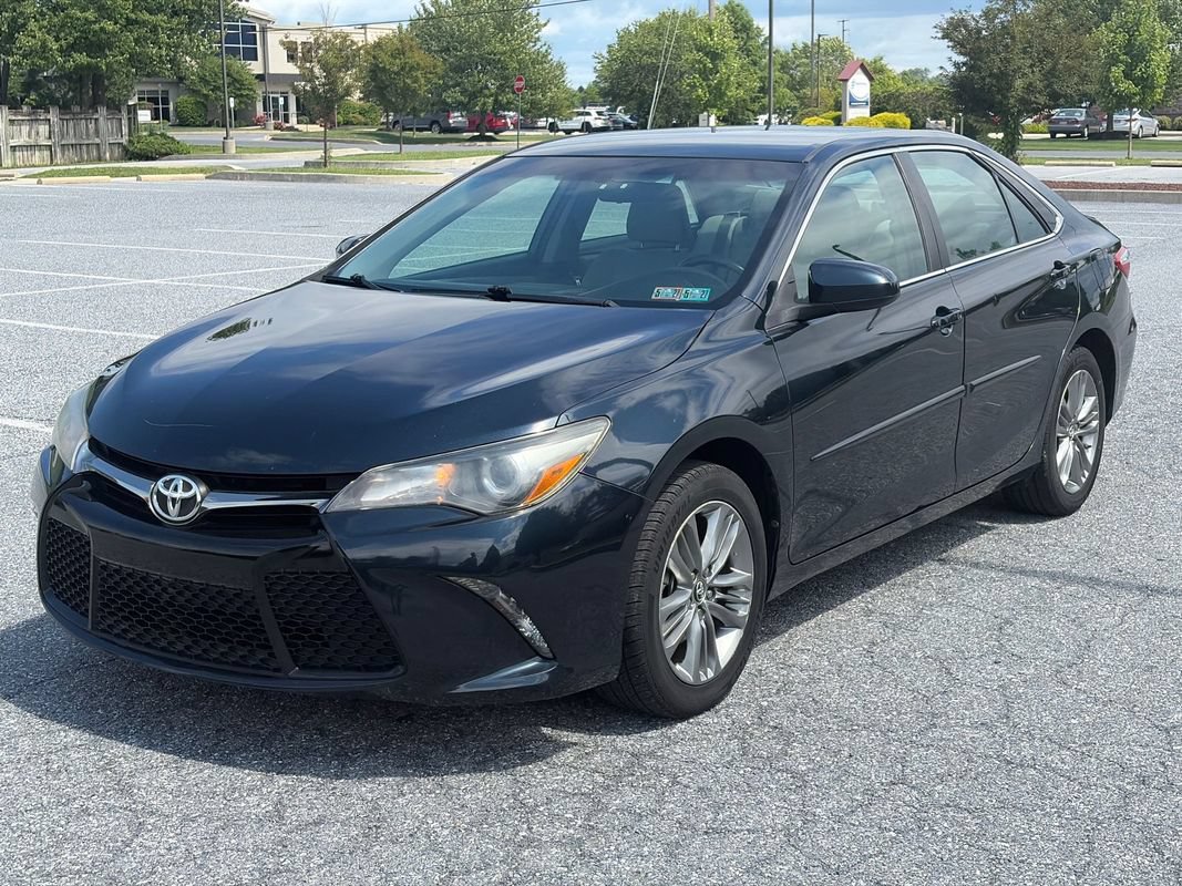 Used 2017 Toyota Camry SE FWD image 4