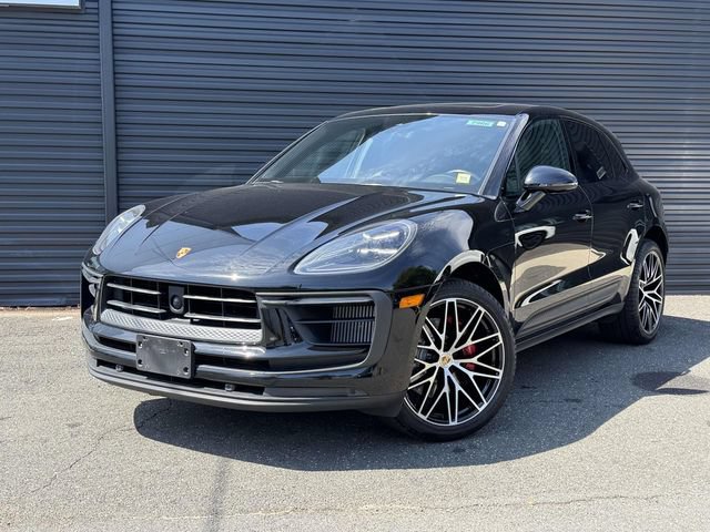 Certified 2023 Porsche Macan S AWD/4WD image 1