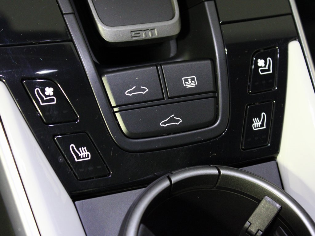 Used 2024 Porsche 911 Carrera 4 image 31