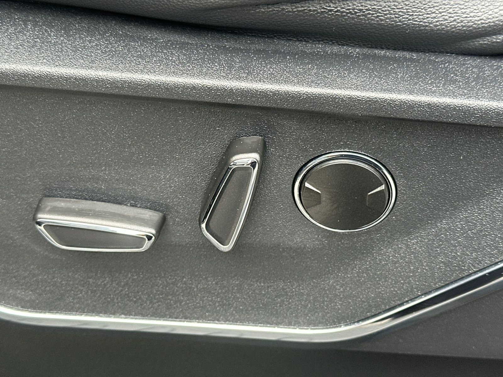 Used 2024 Ford F150 Lariat w/ Equipment Group 502A High AWD/4WD image 22