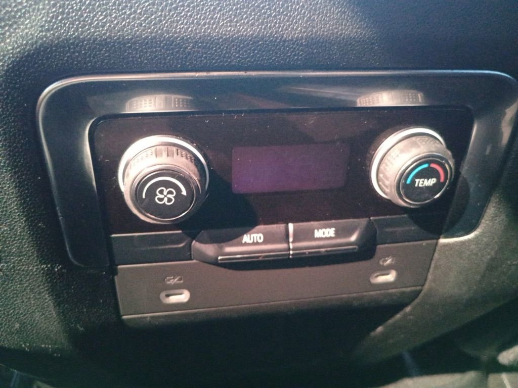 Used 2022 Chevrolet Suburban Z71 image 39