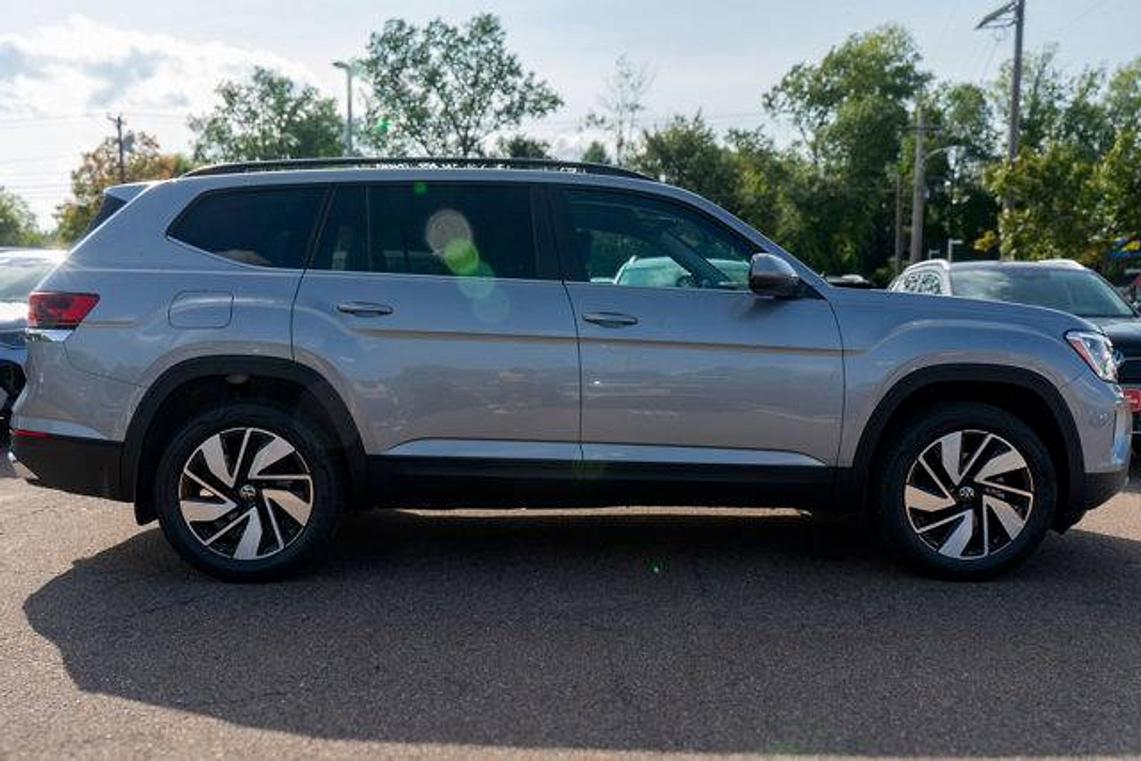 New 2026 Volkswagen Atlas SE image 7