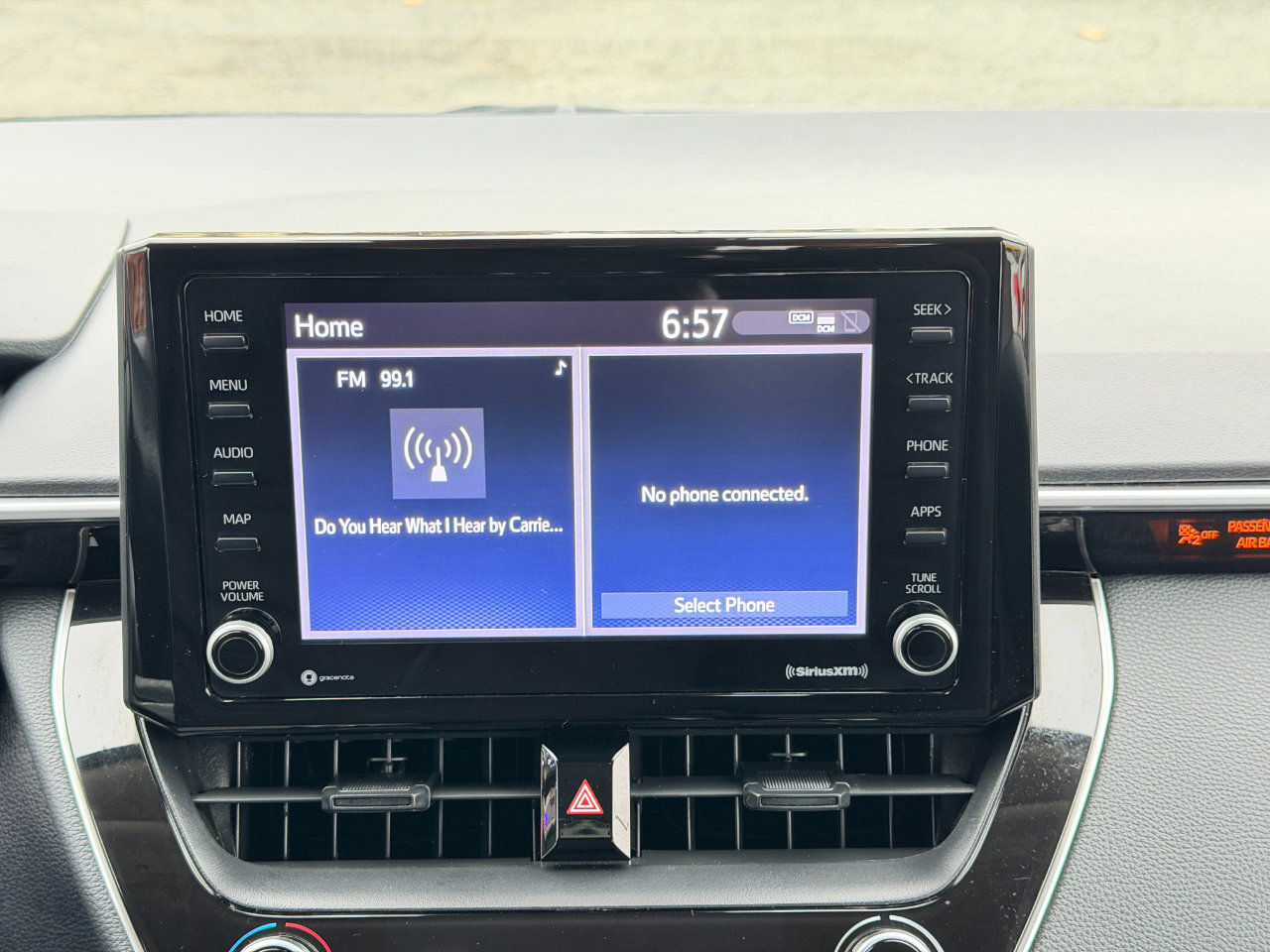 Used 2022 Toyota Corolla LE image 43