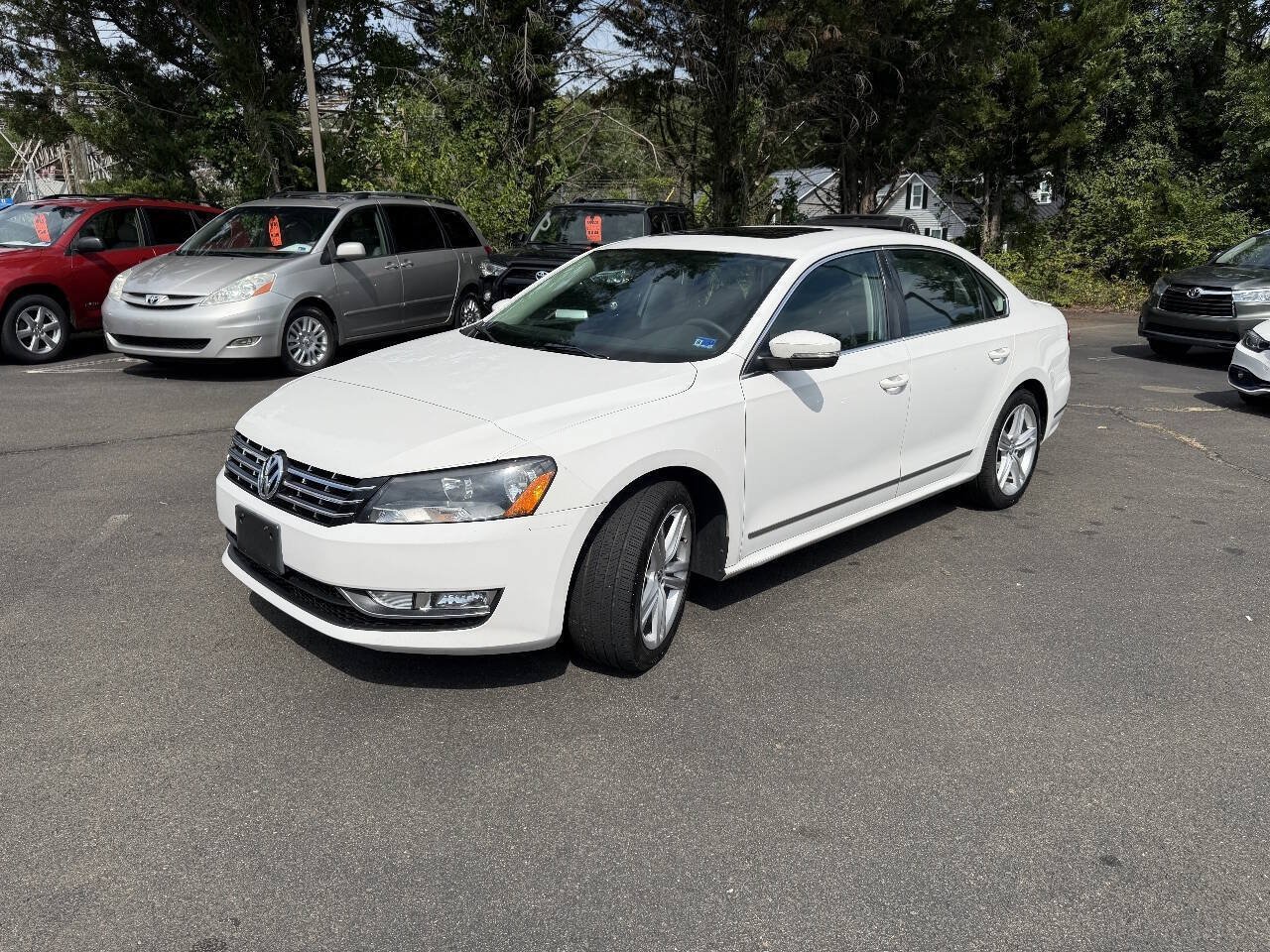 Used 2013 Volkswagen Passat TDI SEL Premium FWD image 3