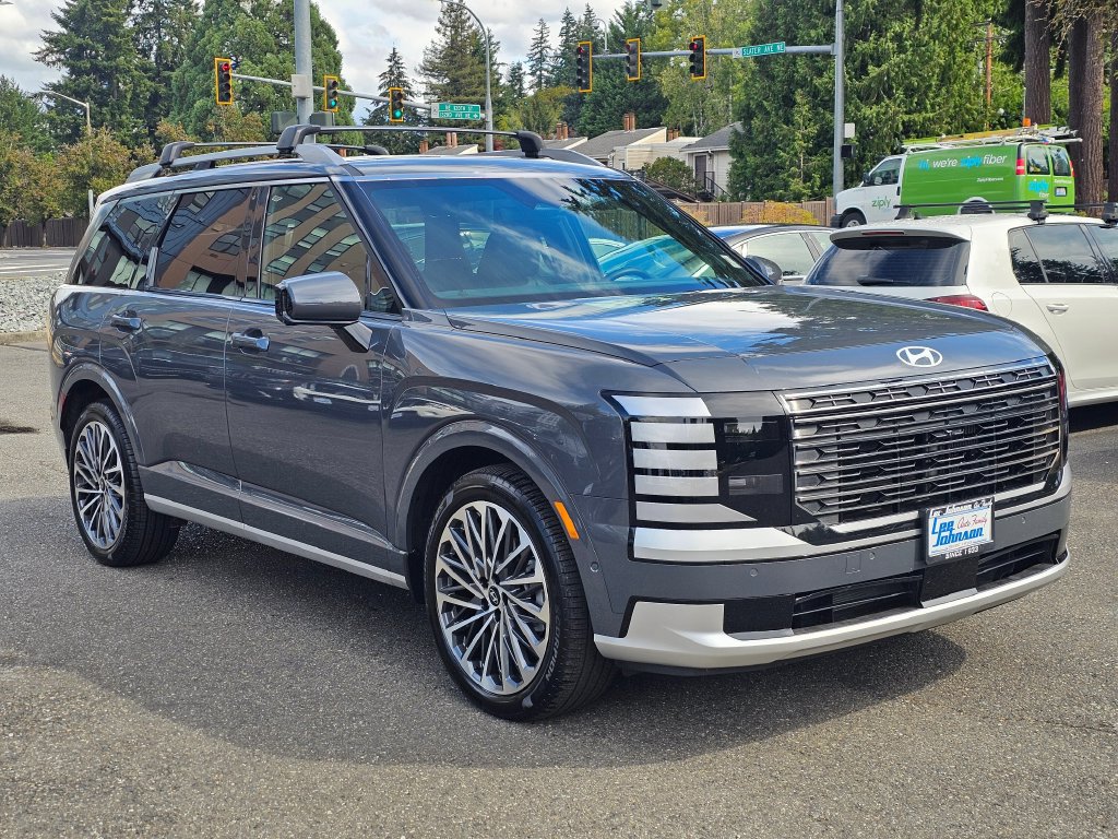 Used 2026 Hyundai Palisade Calligraphy AWD/4WD image 3