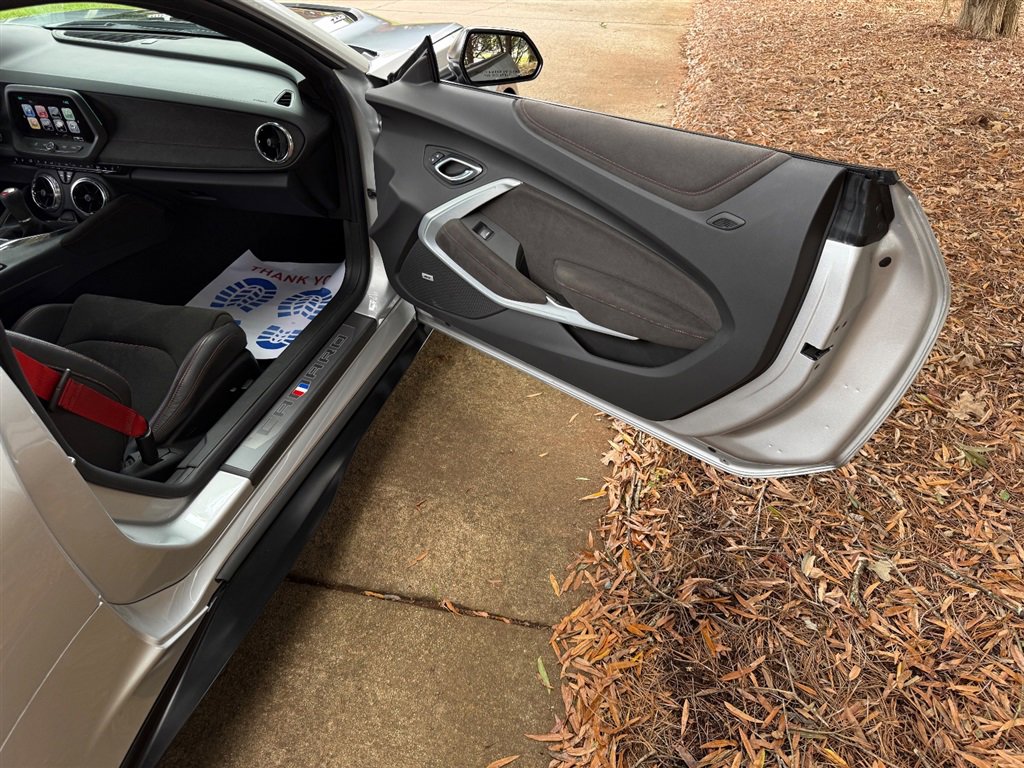 Used 2018 Chevrolet Camaro ZL1 image 57