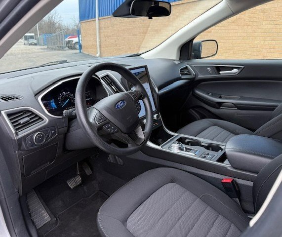 Used 2021 Ford Edge SE image 13