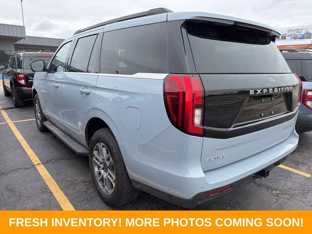Used 2025 Ford Expedition Active AWD/4WD image 4