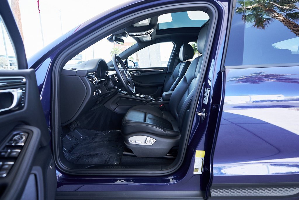 Used 2024 Porsche Macan image 18