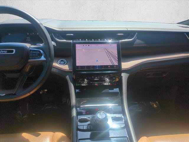 Used 2023 Jeep Grand Cherokee L Summit w/ Luxury Tech Group V image 15