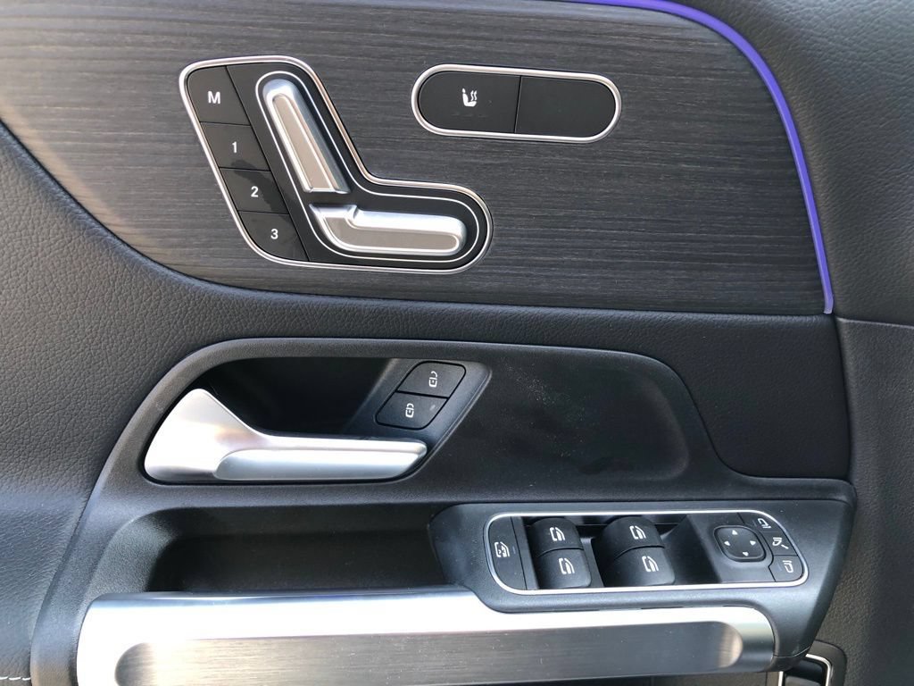 New 2026 Mercedes-Benz GLB 250 4MATIC image 5