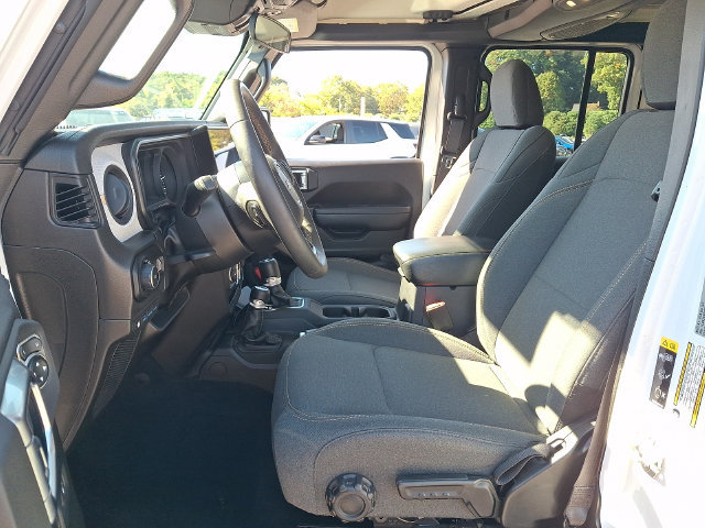 Used 2024 Jeep Wrangler Unlimited AWD/4WD image 2