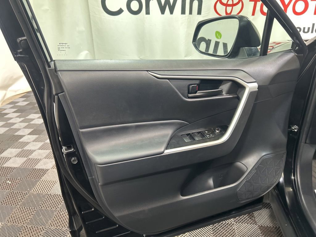Used 2025 Toyota RAV4 LE image 21