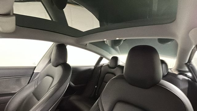 Used 2018 Tesla Model 3 Long Range RWD image 12