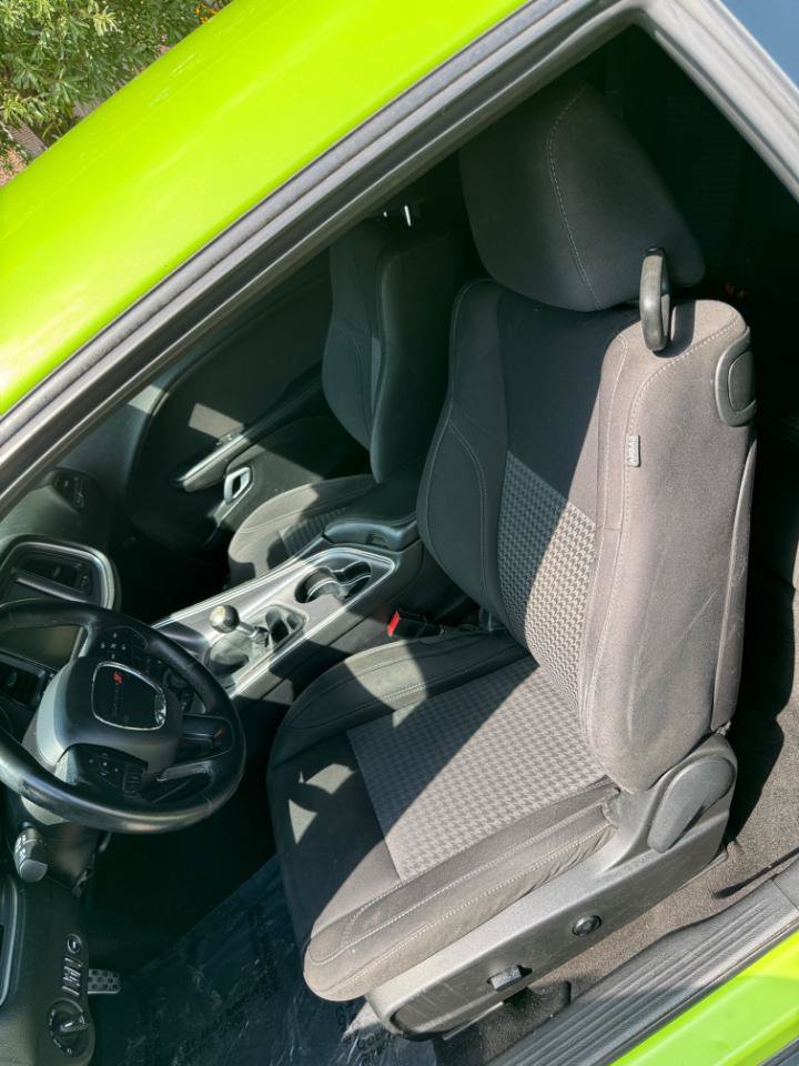 Used 2015 Dodge Challenger R/T w/ Quick Order Package 22B R/T RWD image 13