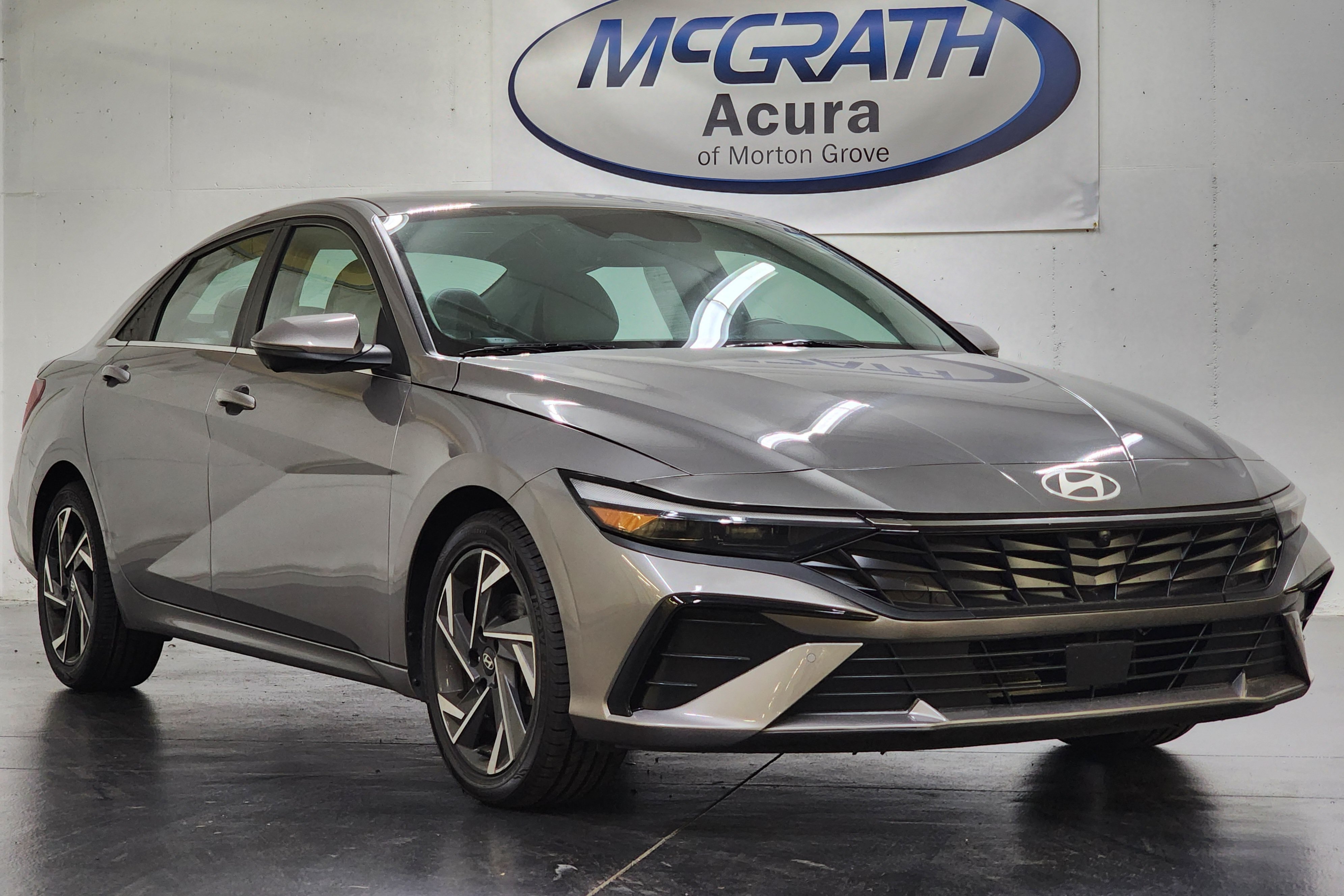 Used 2024 Hyundai Elantra Limited FWD image 3
