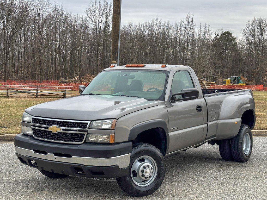 Used 2006 Chevrolet Silverado 3500 Work Truck w/ Snow Plow Prep Package image 4
