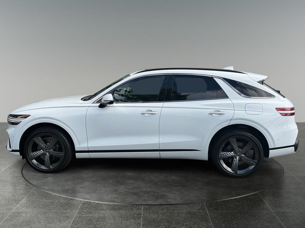 Used 2025 Genesis GV70 3.5T Sport w/ Sport Advanced Package AWD/4WD image 5