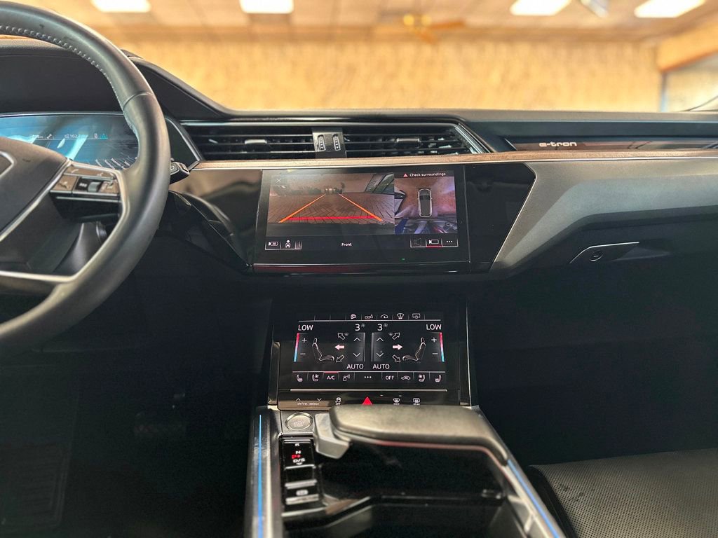 Used 2019 Audi e-tron Prestige w/ Prestige Package image 46