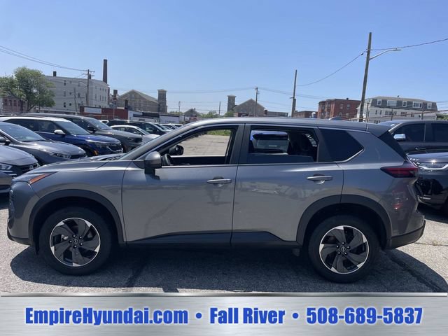Used 2024 Nissan Rogue SV AWD/4WD image 10