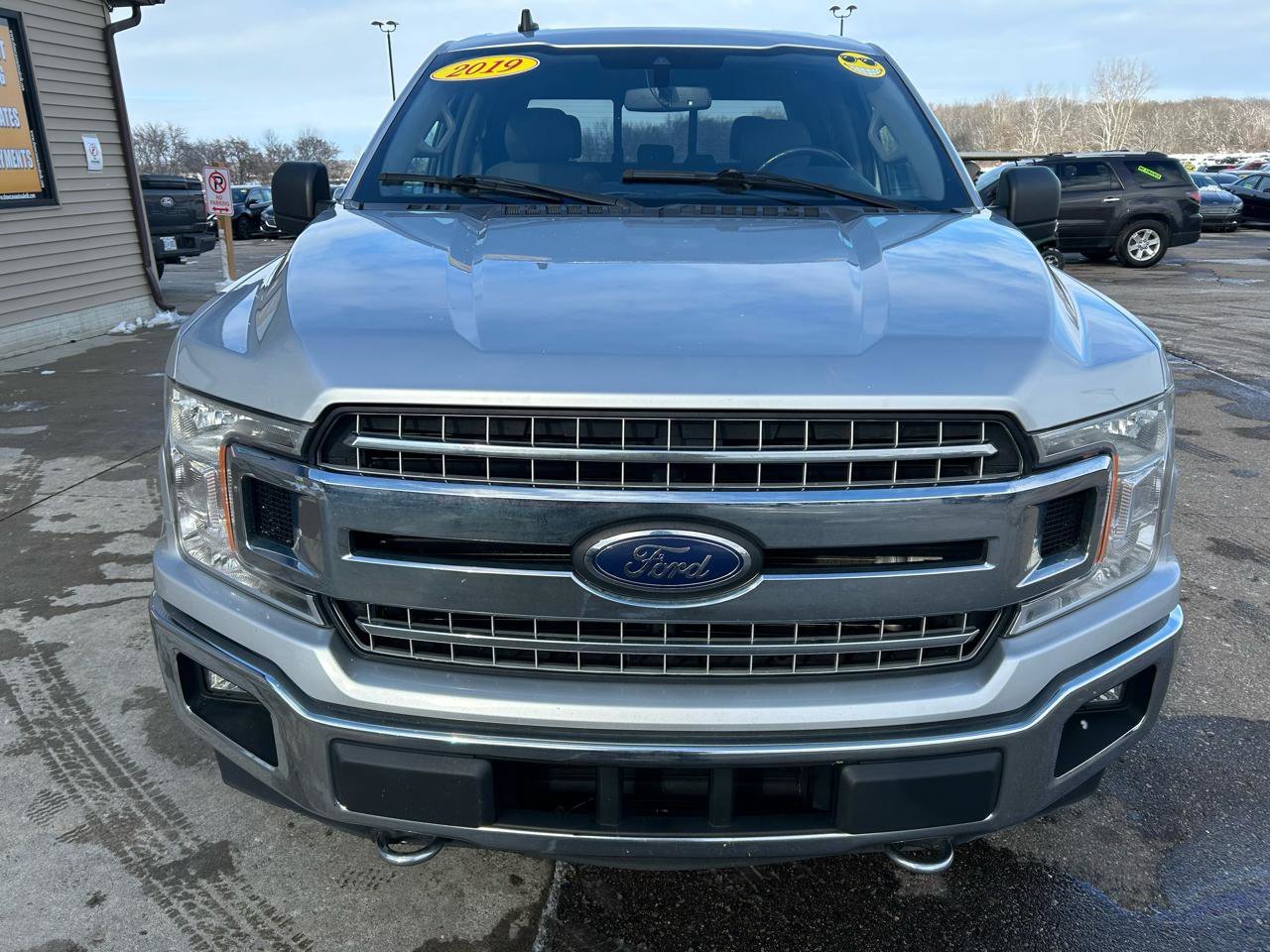 Used 2019 Ford F150 XLT w/ Equipment Group 302A Luxury AWD/4WD image 2