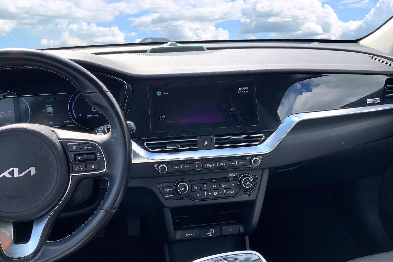 Used 2022 Kia Niro EX FWD image 15