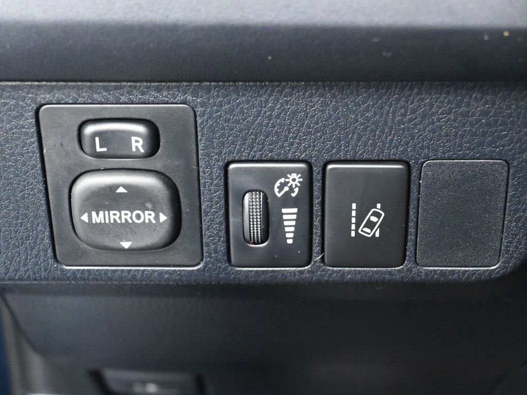 Used 2018 Toyota RAV4 LE w/ All Weather Liner Package AWD/4WD image 14