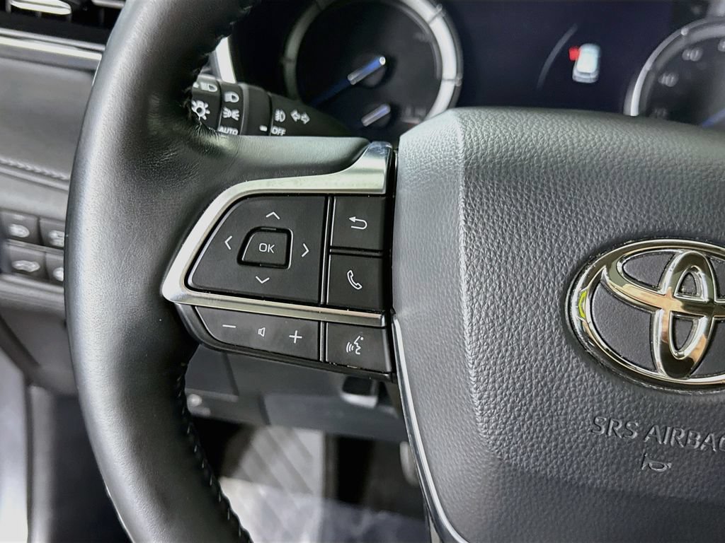 Certified 2021 Toyota Highlander Limited AWD/4WD image 24