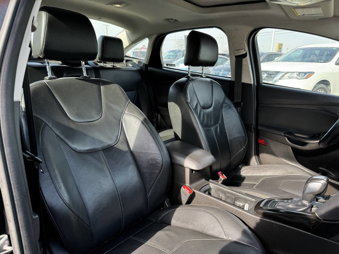 Used 2015 Ford Focus Titanium image 25