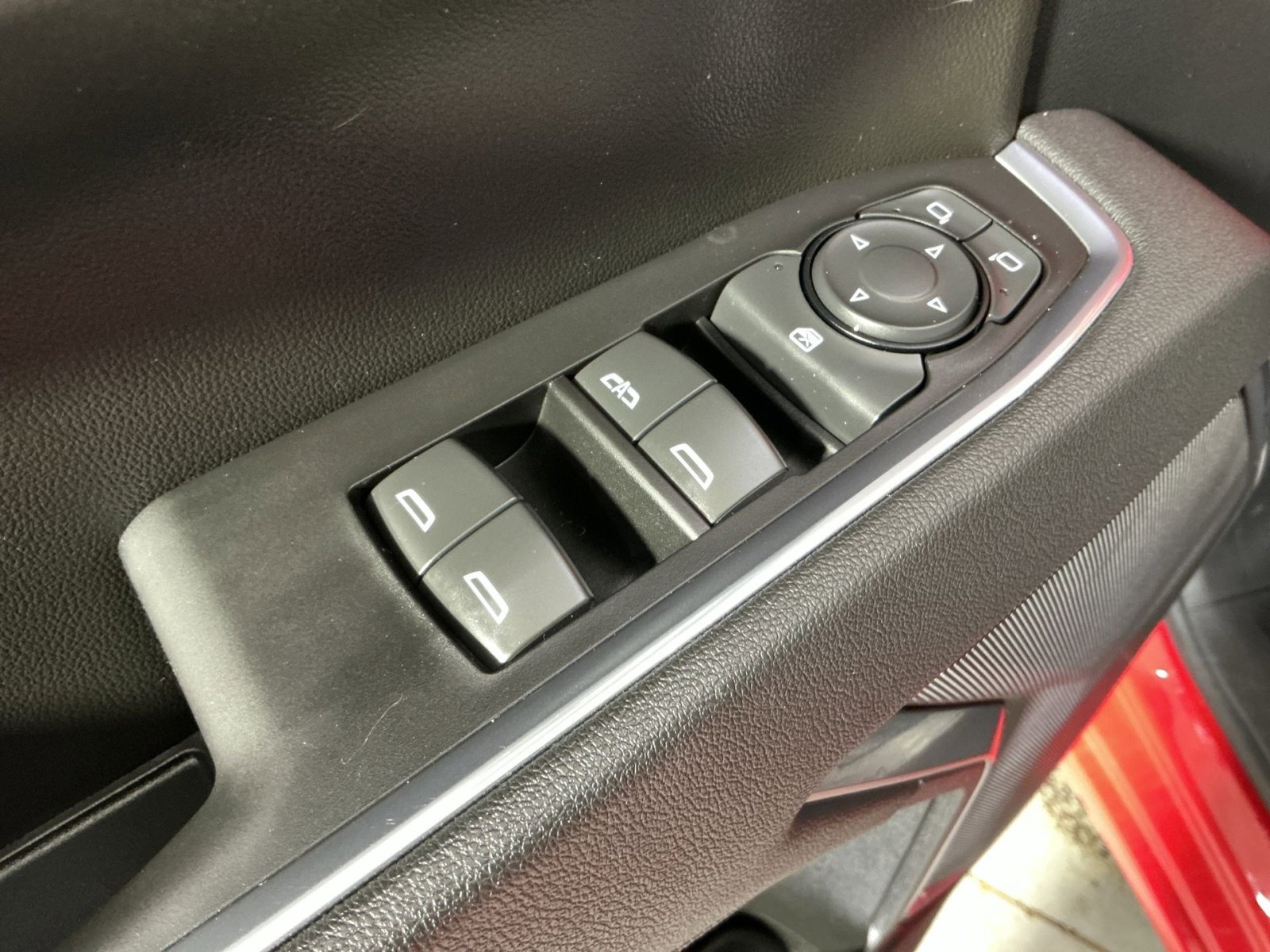 Used 2025 Chevrolet Silverado 1500 LT image 23