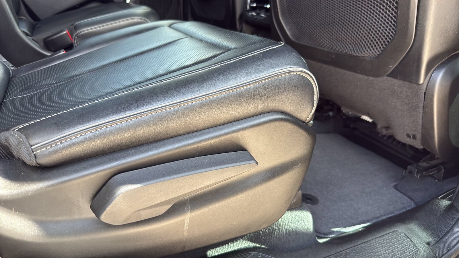 Used 2023 Jeep Grand Cherokee L Overland w/ Advanced Protech Group III AWD/4WD image 25
